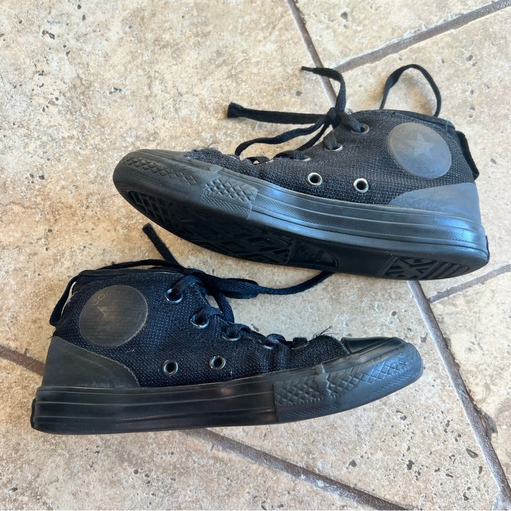 Solid Black Converse Chuck Taylor All-Star Street Mid Size Little Kid U 13